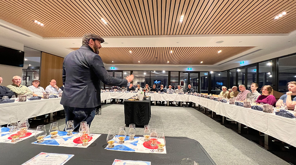 Whisky Gallery Table 03