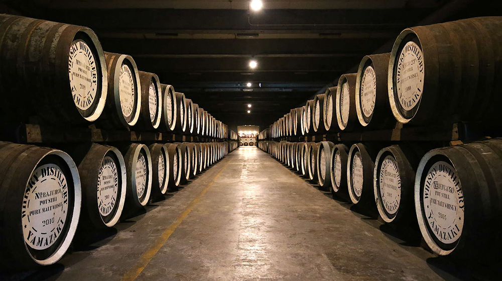 Whisky Gallery Table 07